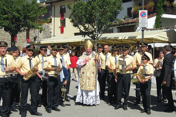 images/slide2/SanRocco2010Vescovo 149.jpg